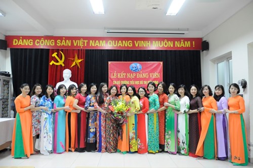 Công tác phát triển đảng tại chi bộ trường Tiểu học Đô Thị Việt Hưng
